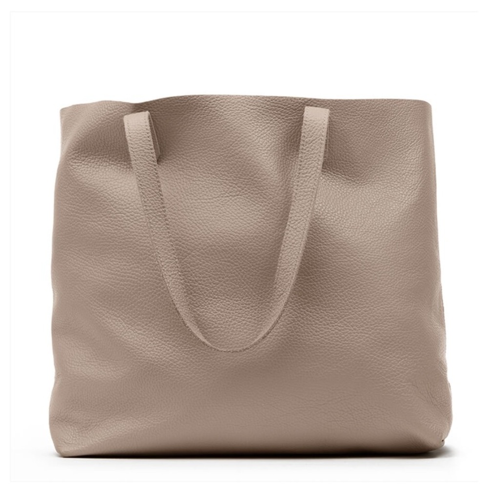 Cuyana classic leather tote in “stone” with hearts